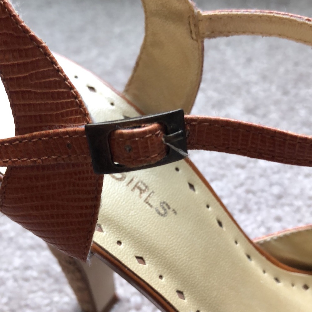 BCBGirls, open toe sandals, 6.5 - Picture 9 of 9